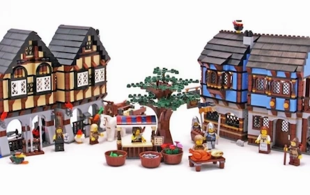 LEGO Icons 10332 Middeleeuws Stadsplein