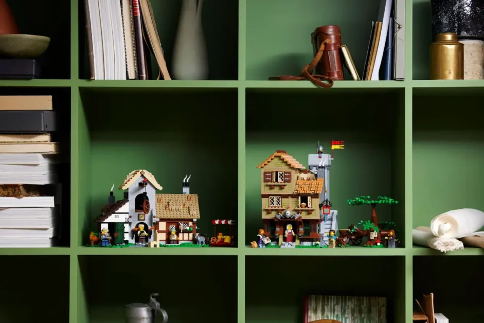 LEGO Icons 10332 Middeleeuws stadsplein