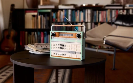 LEGO Icons 10334 Retro radio LEGO Icons 10334 Retro radio