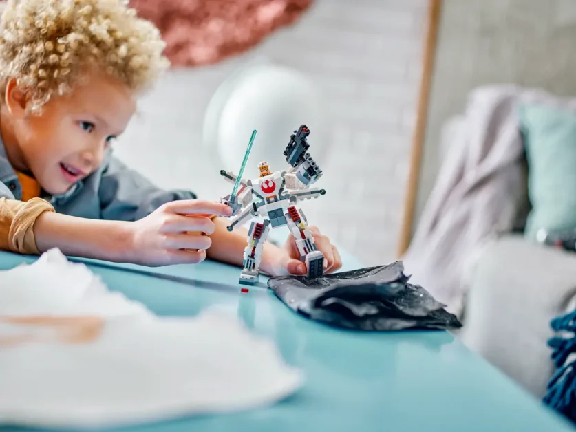 LEGO Star Wars 75390 Luke Skywalker X-wing mecha LEGO Star Wars 75390 Luke Skywalker X-wing mecha