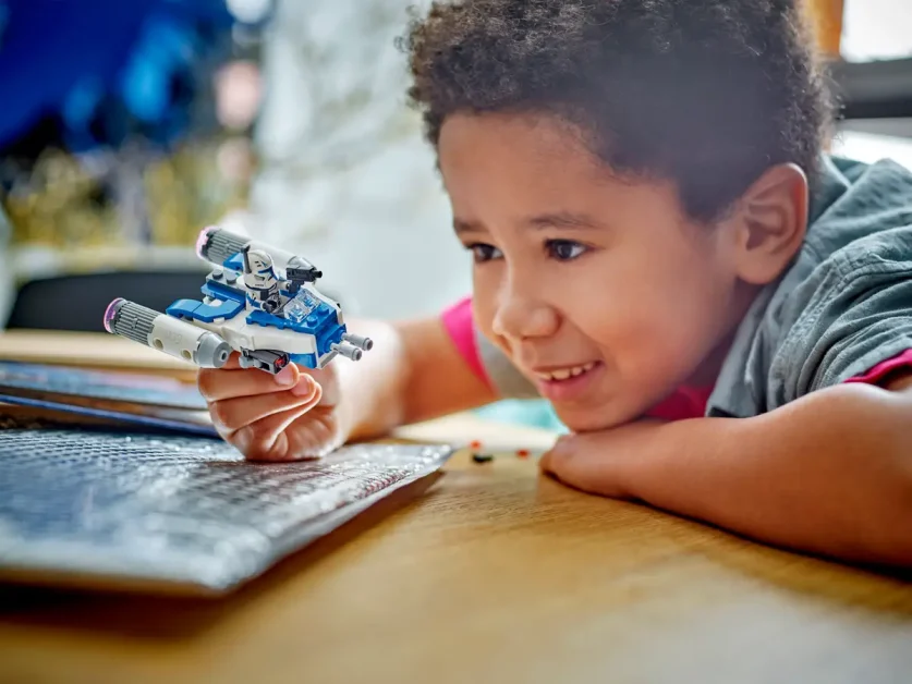 LEGO Star Wars 75391 Captain Rex Y-wing microfighter