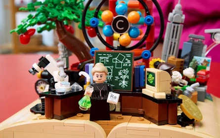 LEGO Ideas 21355 De evolutie van STEM