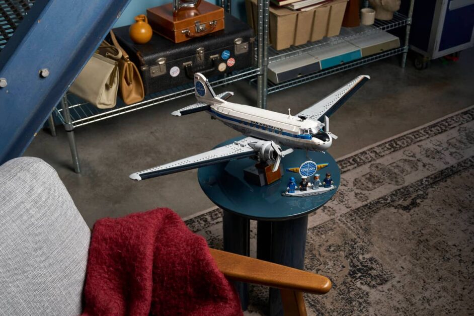 LEGO Icons 11378 Douglas DC-3 PAN AM passagiersvliegtuig