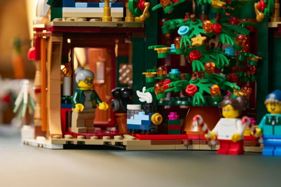 LEGO Icons 11387 Oma's kersthuis