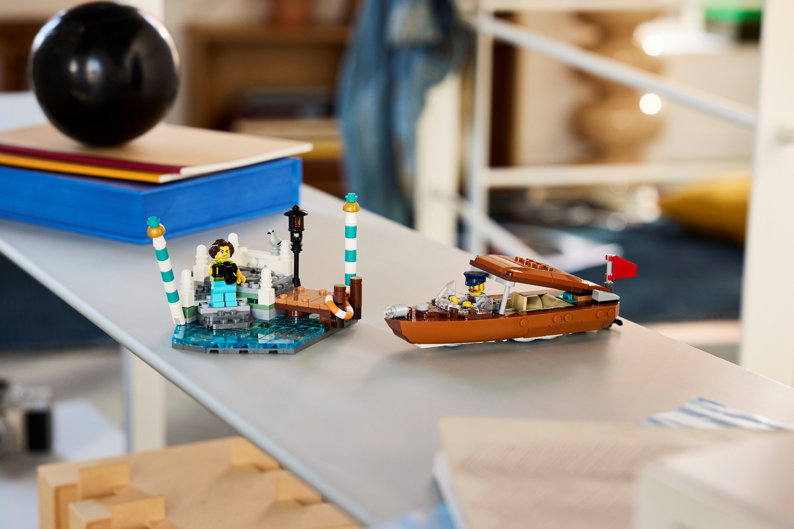 LEGO Icons 40898 Venetian Water Taxi LEGO Icons 40898 Venetian Water Taxi