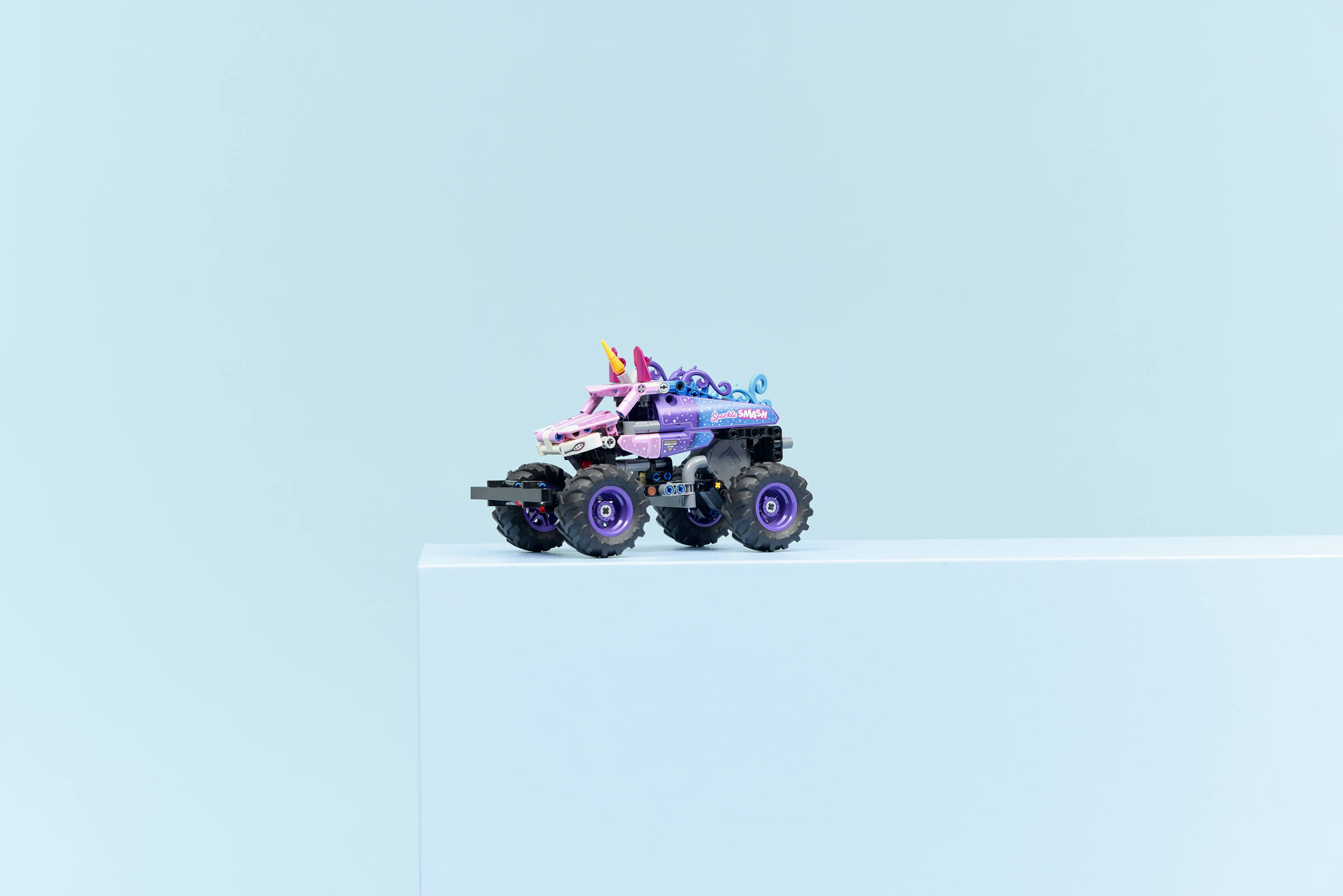 LEGO Technic 42220 Monster Jam Sparkle Smash Pull-Back